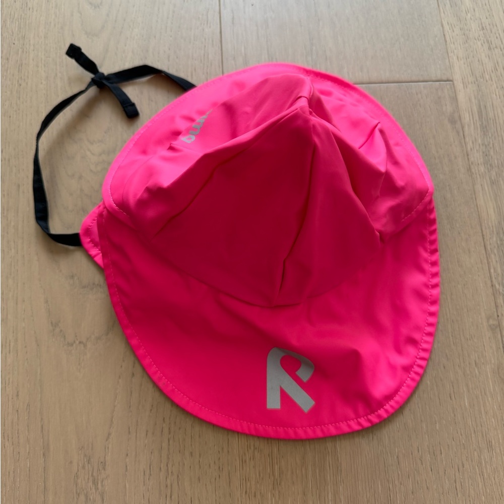 Reima Rainy Water proof weather proof rain hat fushia bright pink- Medium- EUC